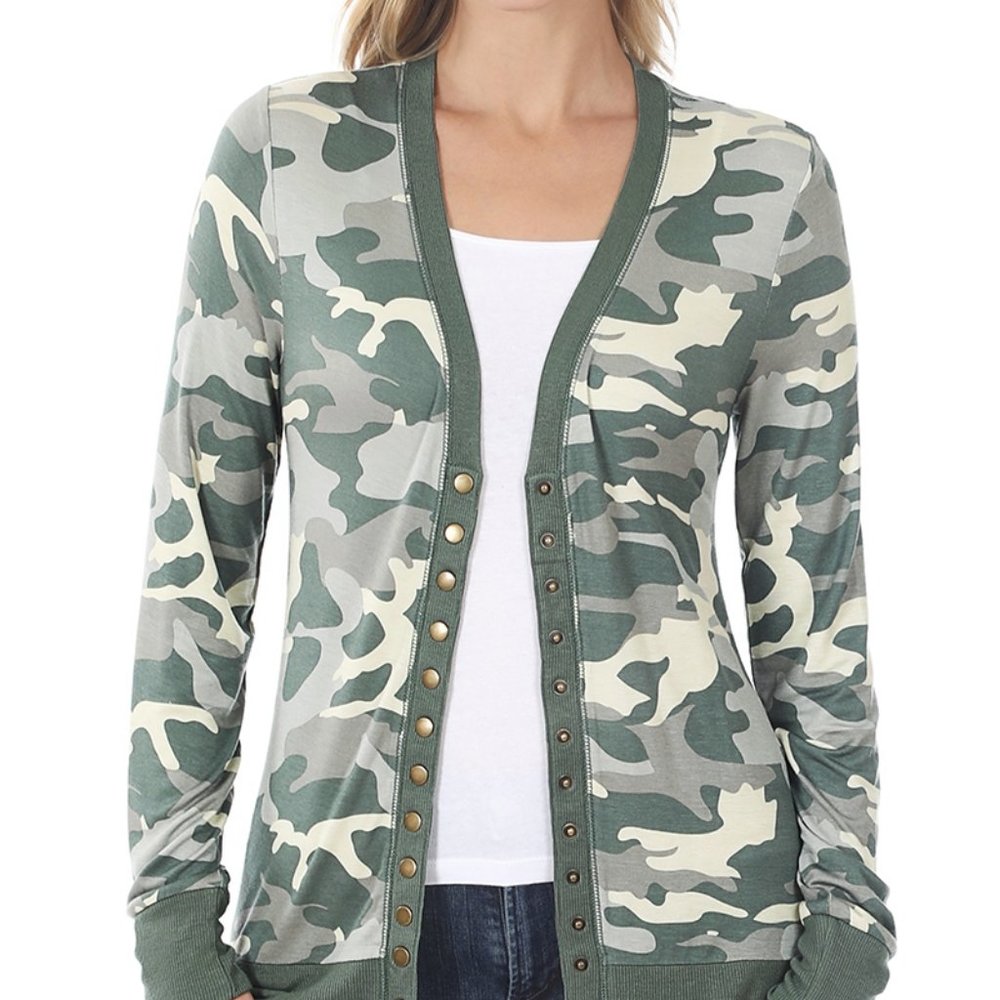 Zenana Outfitters Camo Snap Cardigan new